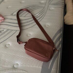 Lululemon Everywhere Crossbody Bag 2L Metal Hardware